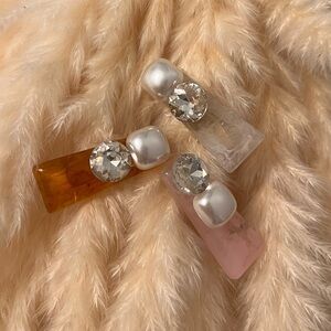 Pearl clips